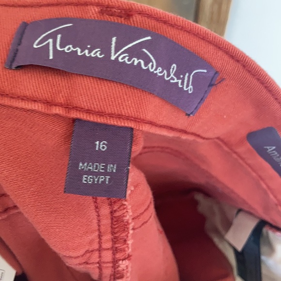 Relist1/27Gloria Vanderbilt Amanda jean classic rise tapered leg magical stretch - Picture 9 of 17